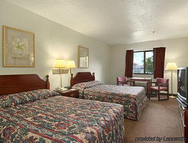 Baymont By Wyndham Hotel Metropolis